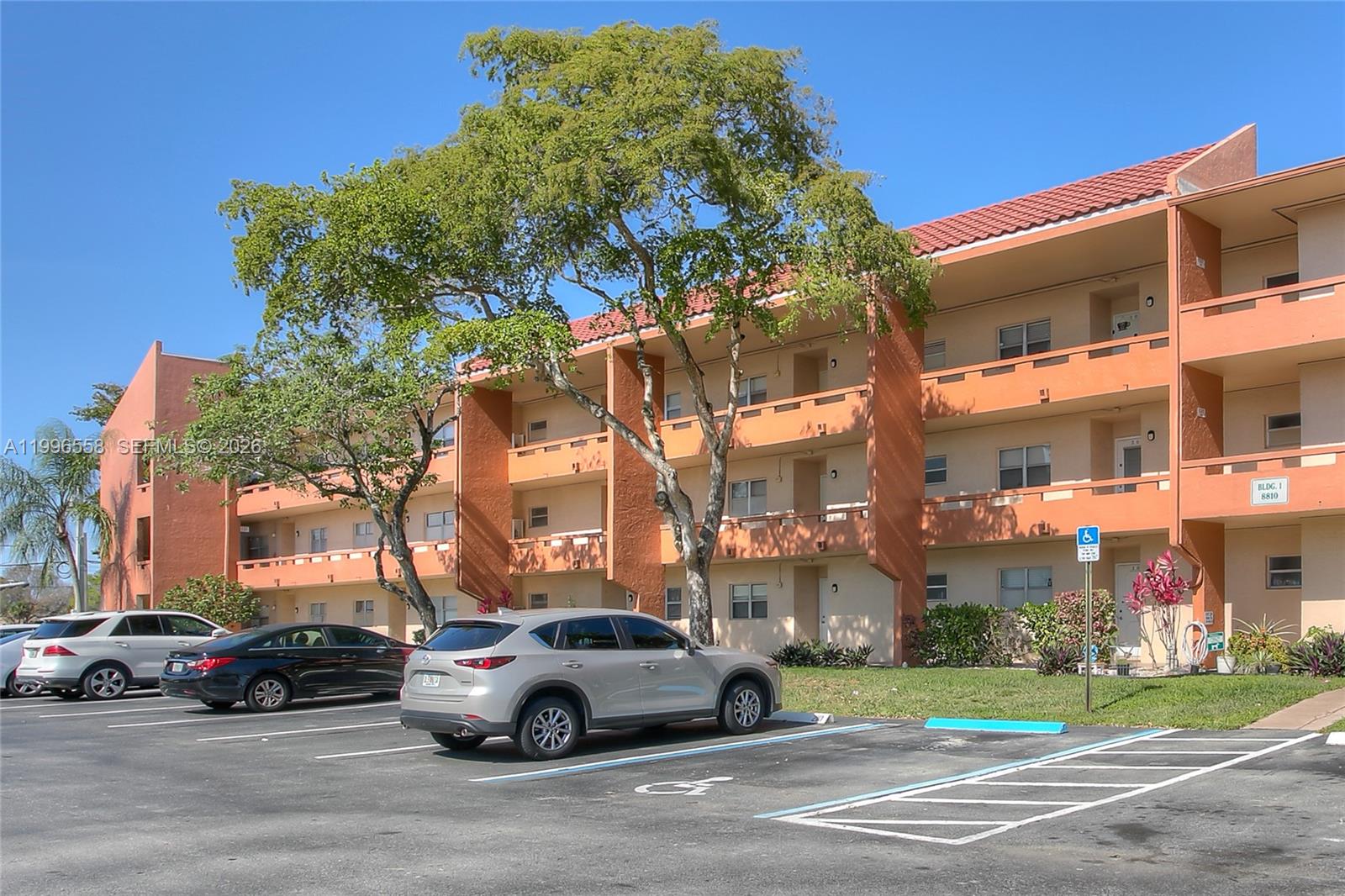 GREENS CONDO APTS PHASE I - Residential