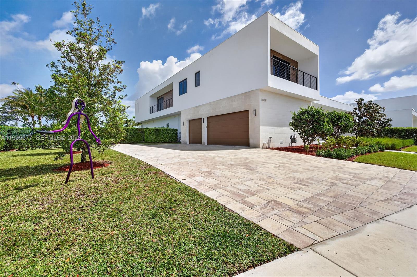 WESTON ESTATES - Residential