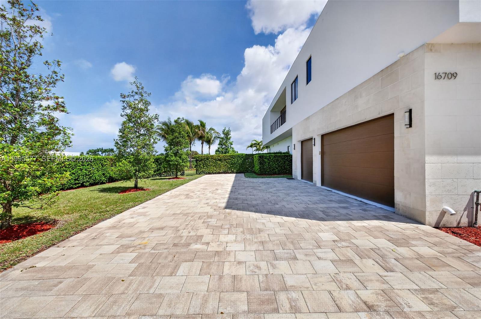 WESTON ESTATES - Residential