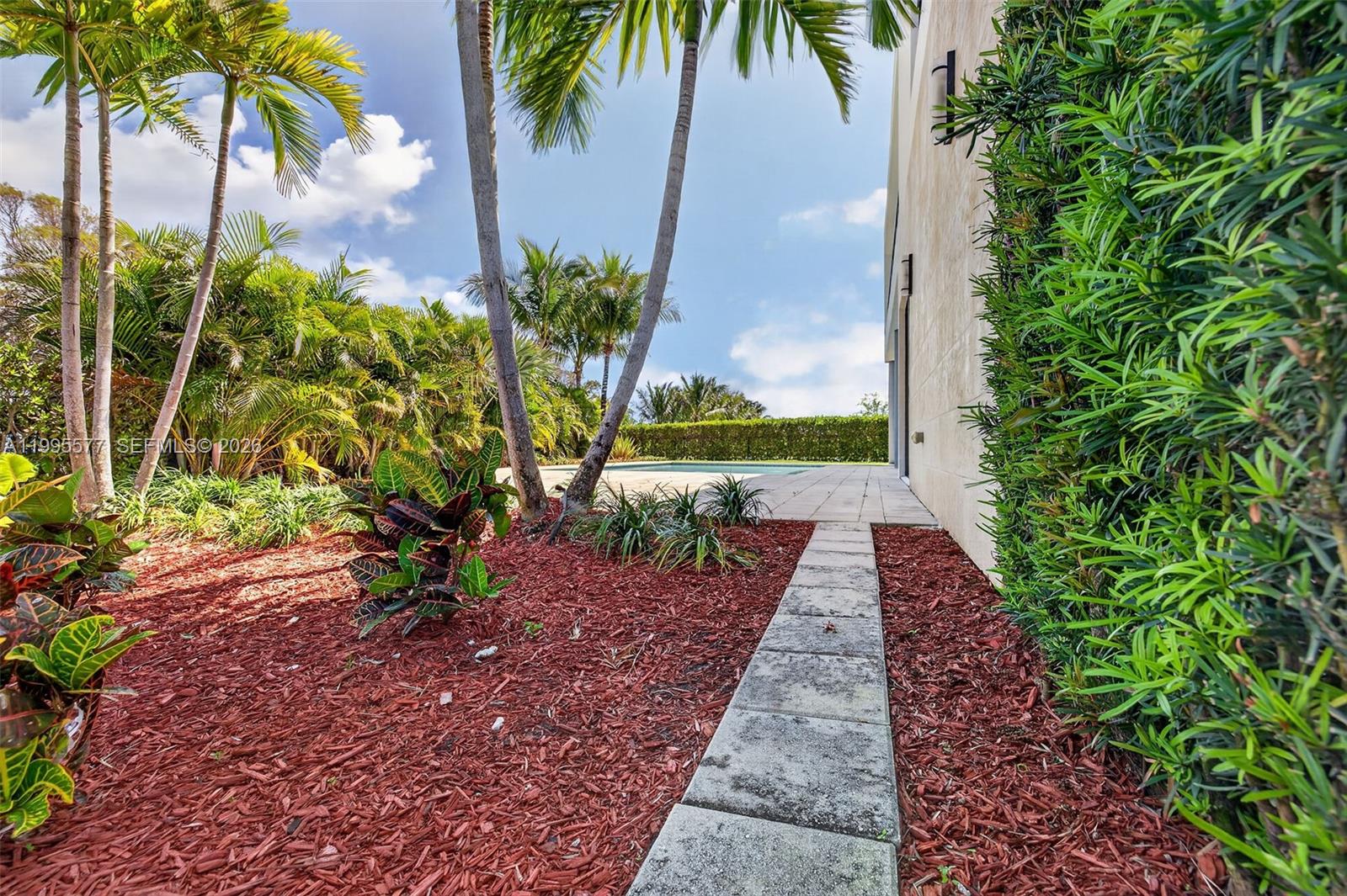 WESTON ESTATES - Residential