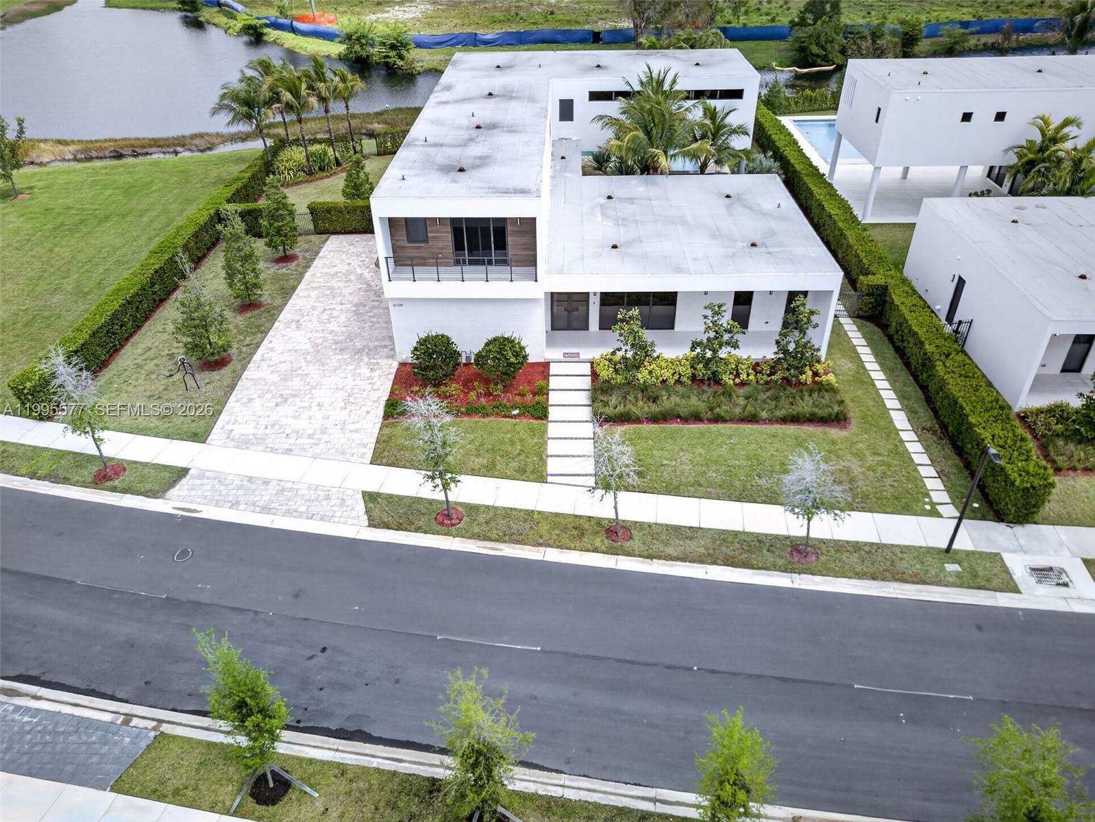 WESTON ESTATES - Residential