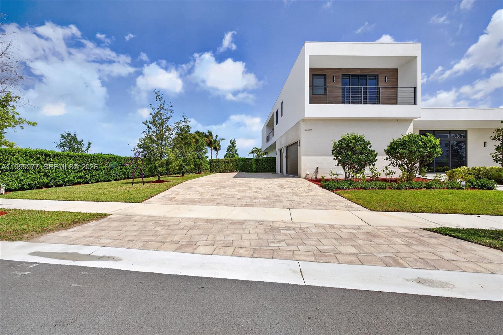 WESTON ESTATES - Residential