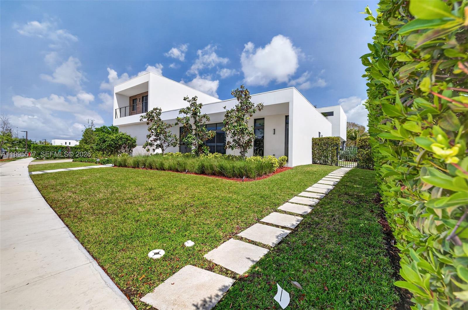 WESTON ESTATES - Residential