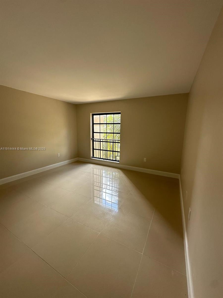 INVERWOOD CONDO - Residential