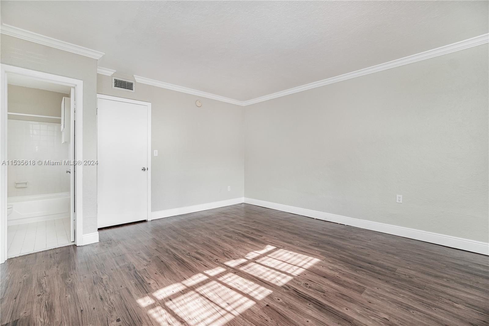 VILLAS OF PINECREST CONDO - Residential Lease
