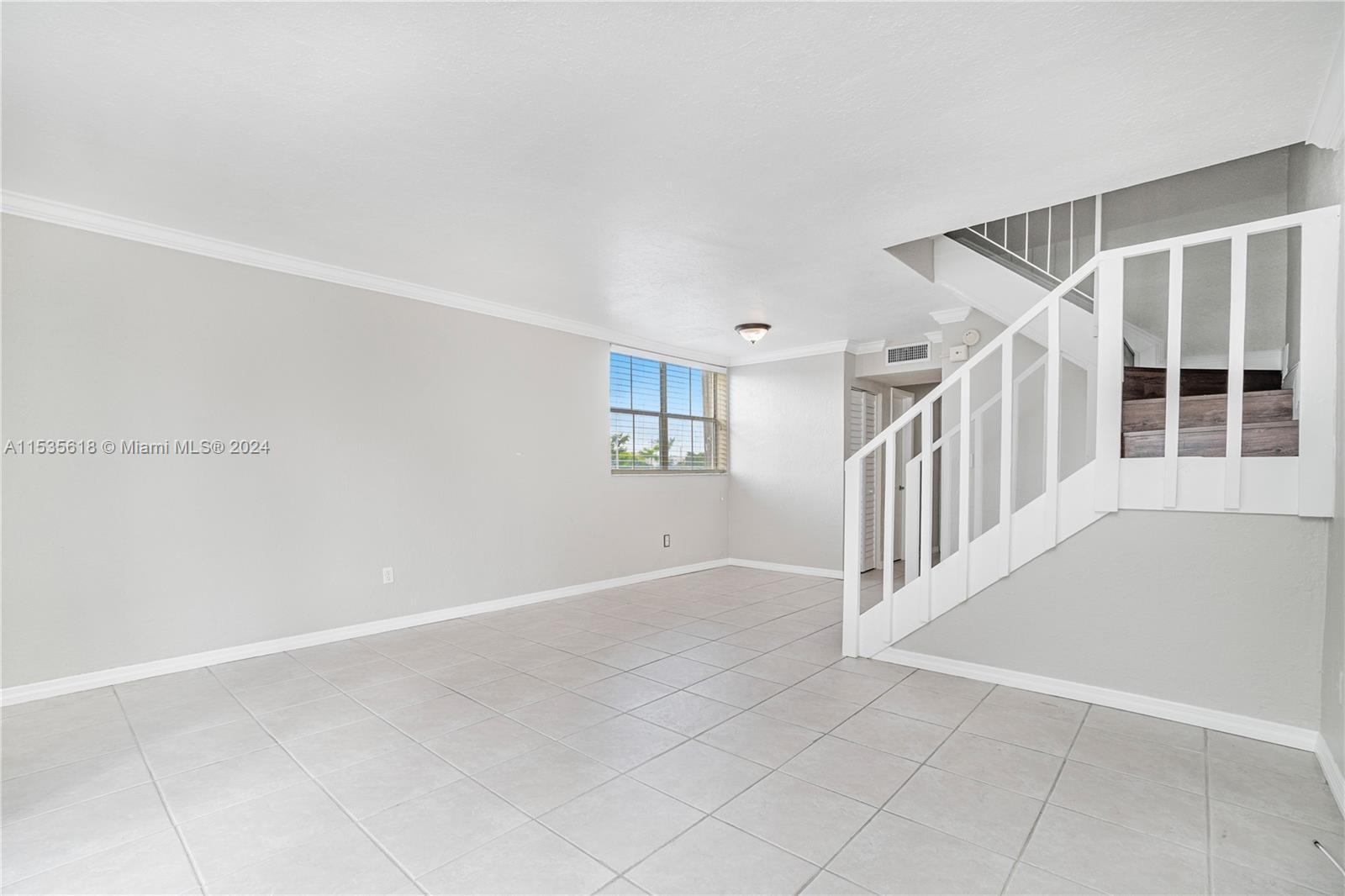 VILLAS OF PINECREST CONDO - Residential Lease
