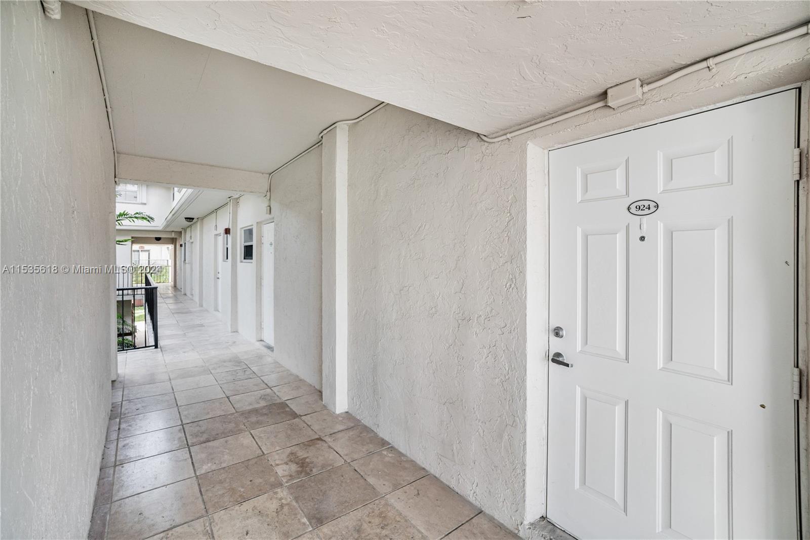 VILLAS OF PINECREST CONDO - Residential Lease