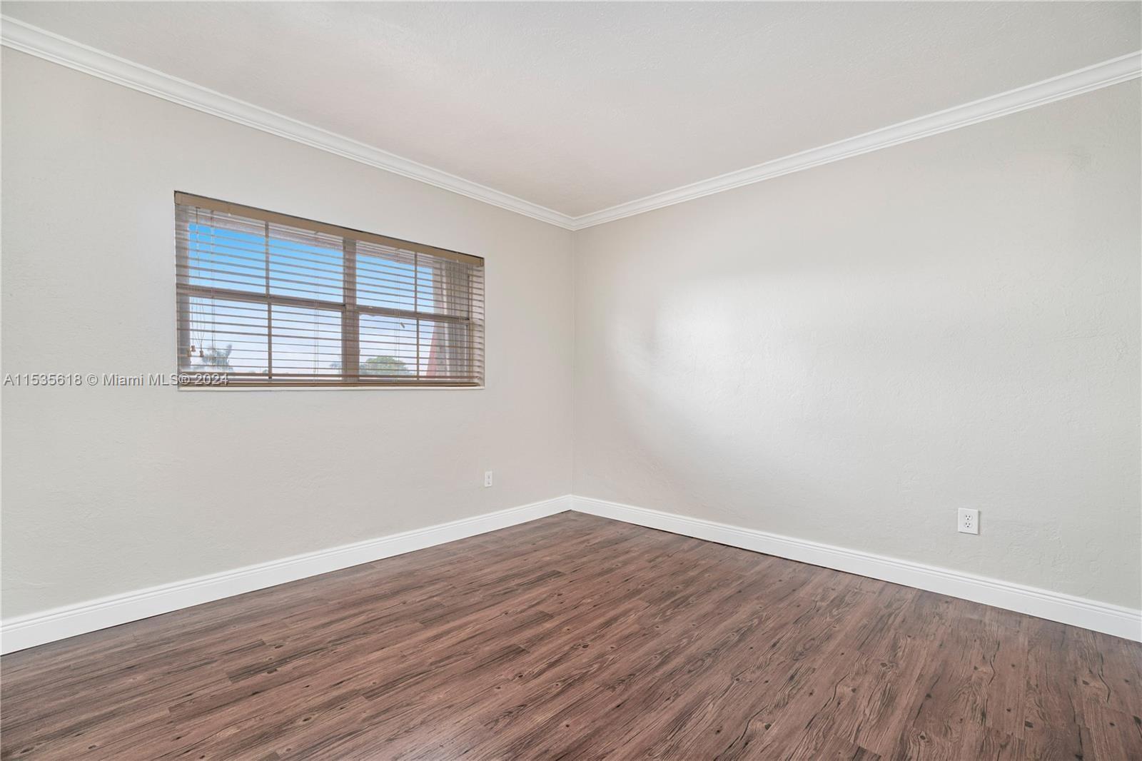 VILLAS OF PINECREST CONDO - Residential Lease