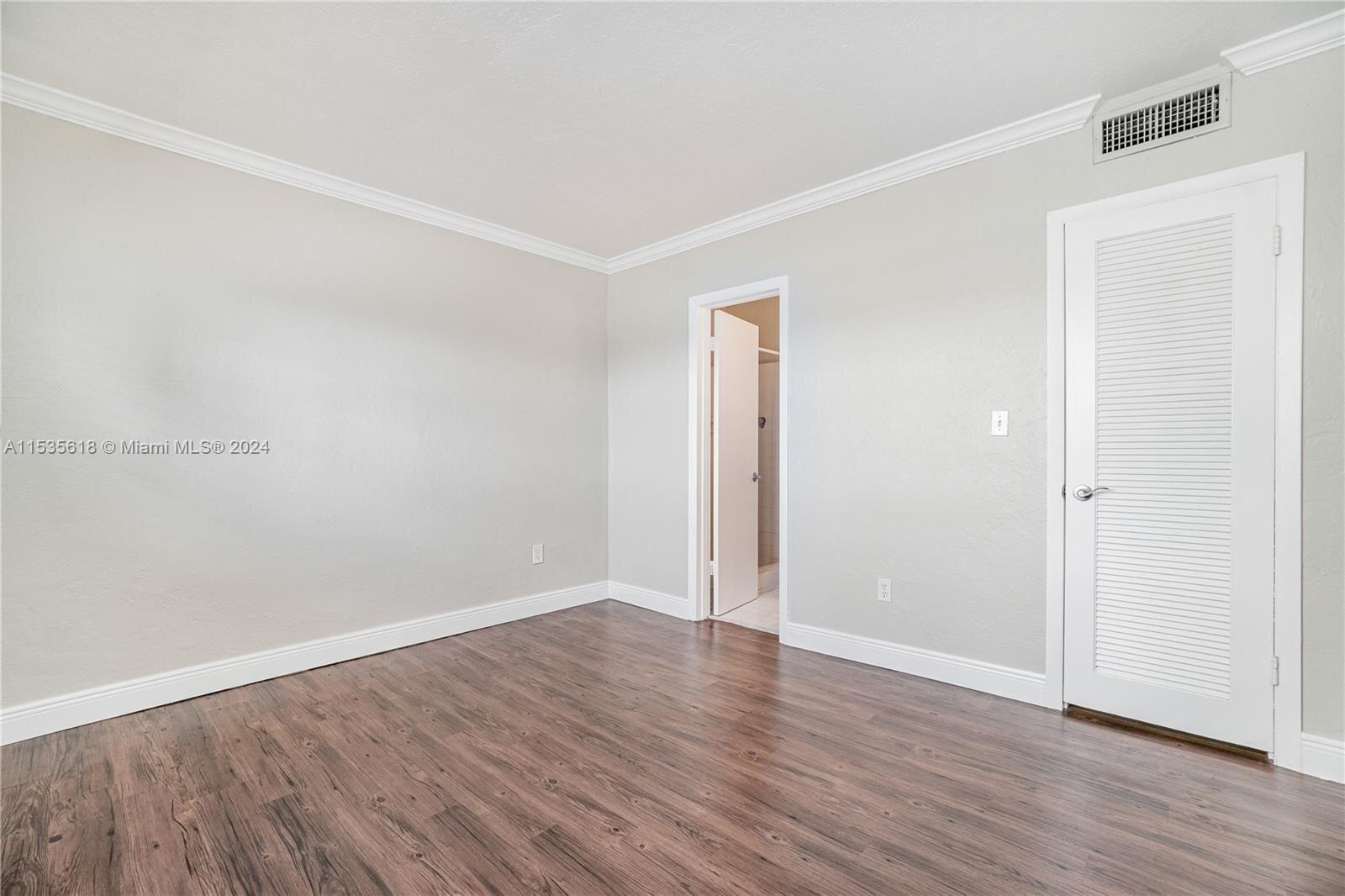 VILLAS OF PINECREST CONDO - Residential Lease