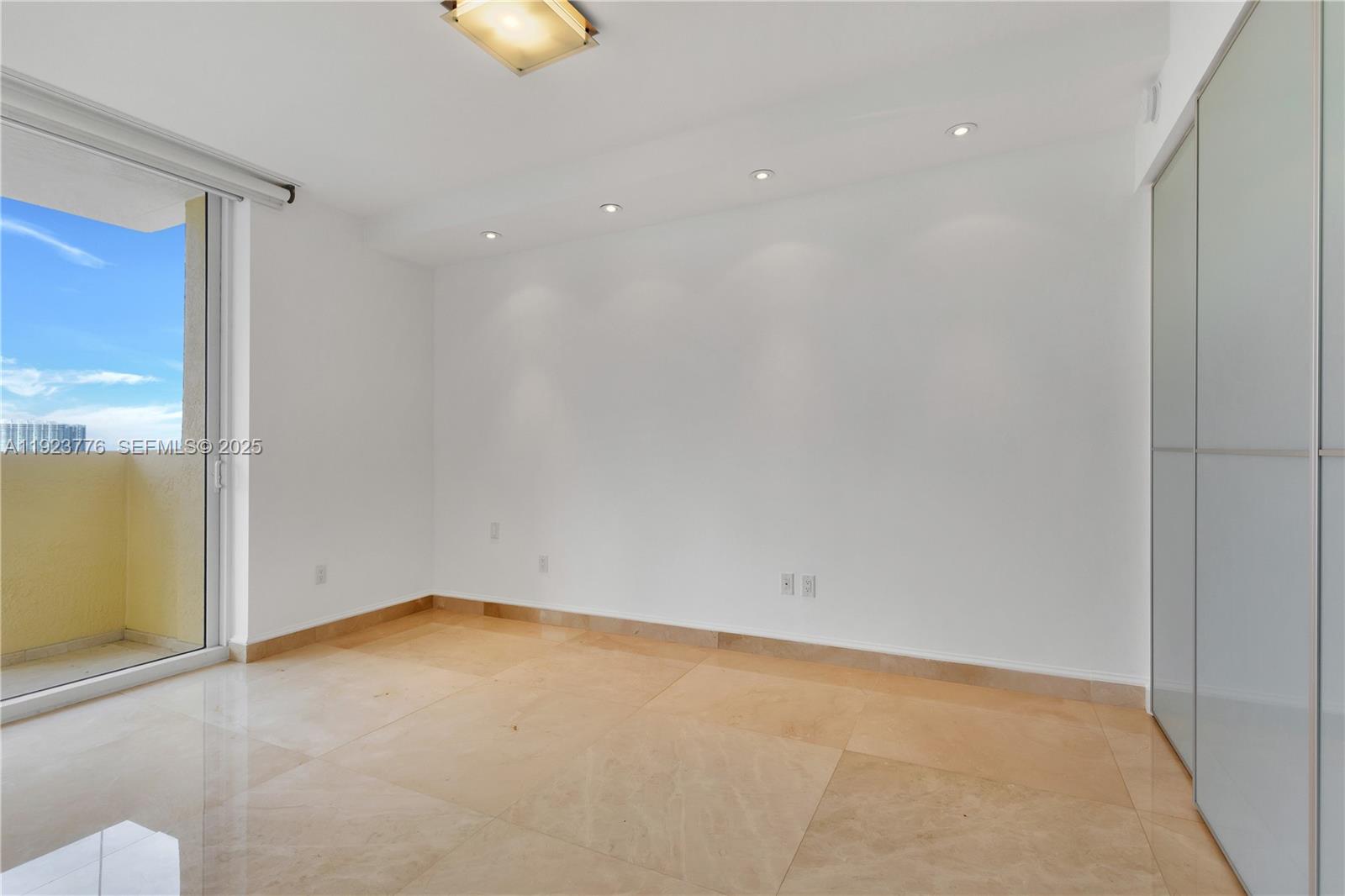 ACQUALINA OCEAN RESIDENCE - Residential