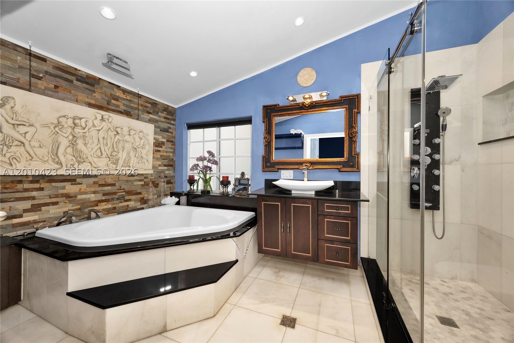 AQUA MARINE - Residential