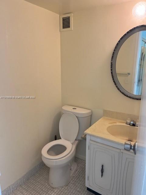 DE SOTO PARK NORTH CONDO - Residential Lease