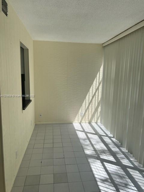 DE SOTO PARK NORTH CONDO - Residential Lease