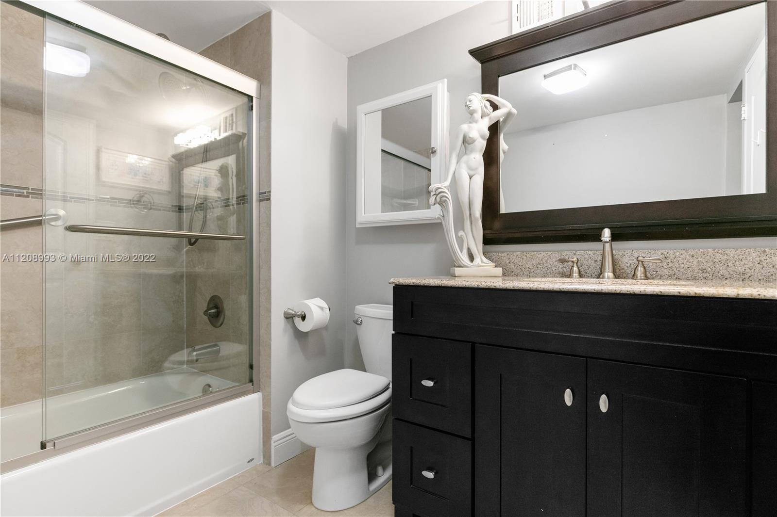 OLYMPUS CONDO PH A - Residential