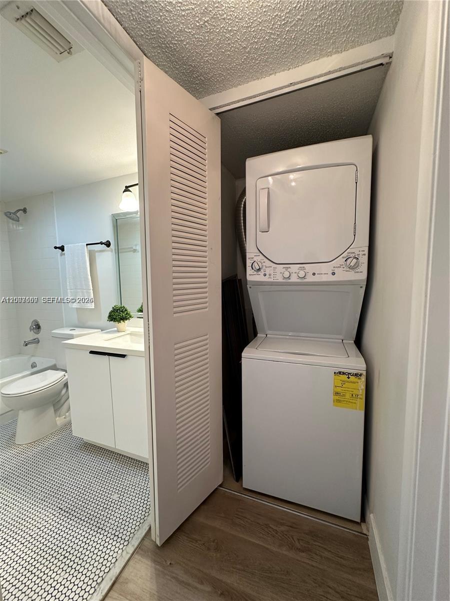 CAMBRIDGE AT CENTURY VILL - Residential