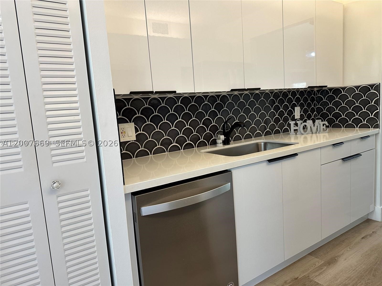 "AS IS"  Adorable 2/2 remodeled condo in mint condition with private garden view.  New laminated floors, kitchen, and bathrooms with granite counter tops, appliances,  washer and dryer inside unit.  Great location, close to I-75, Sawgrass expressway, Hospitals, restaurants, shopping centers and much more.  Great community for 55+ adults with many amenities, clubhouse, Gym, Pools, Shuttle to take residents to hospital, pharmacy, etc.     Investors - This unit also allows rentals.
Association fee includes water and sewer, internet, cable.