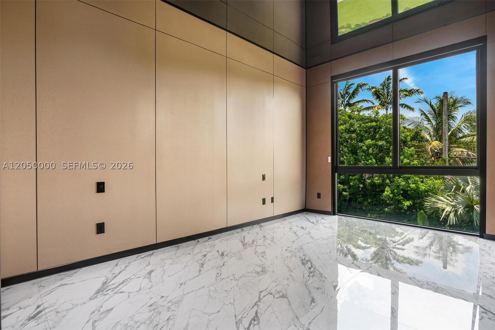 PINECREST - Residential