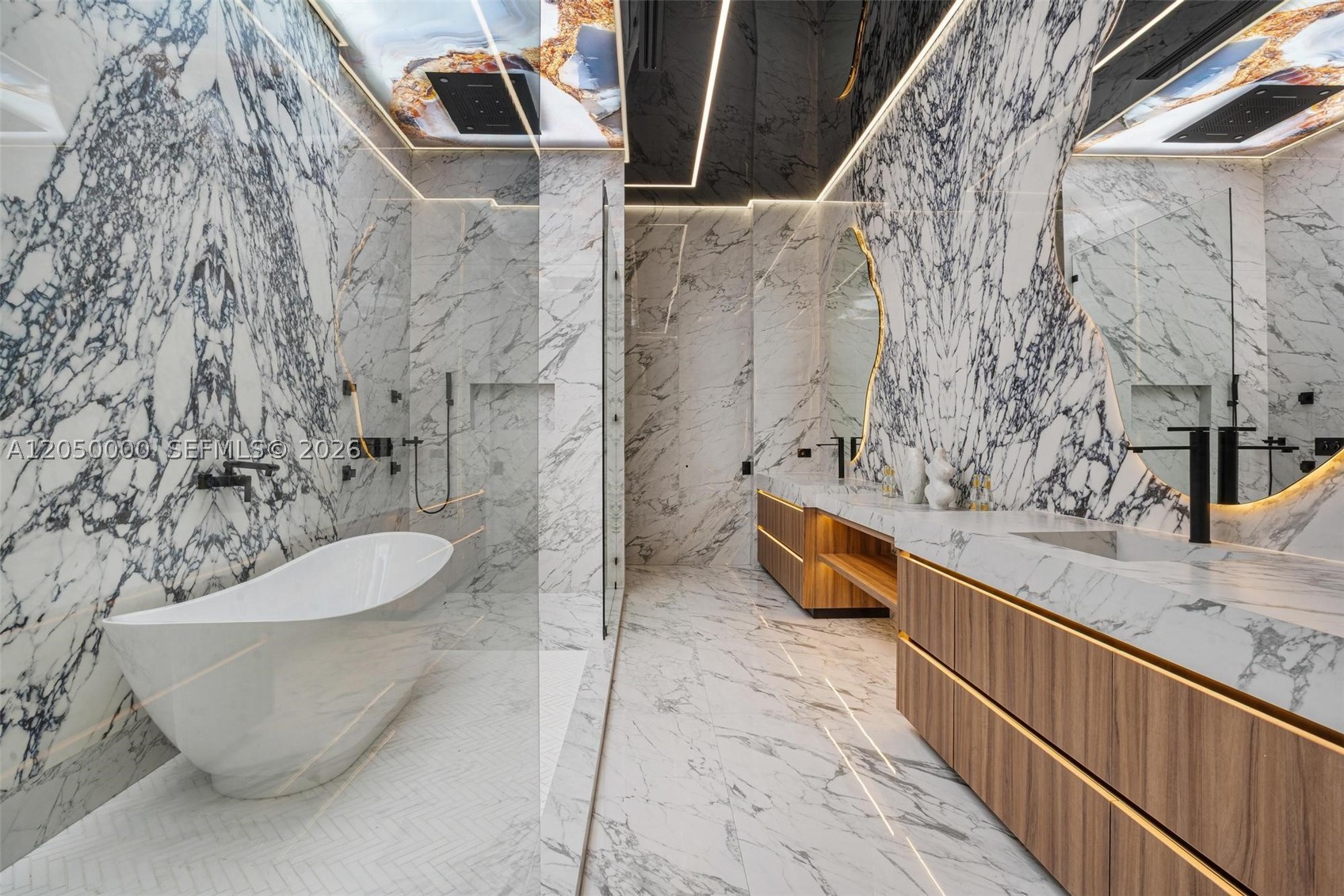 PINECREST - Residential