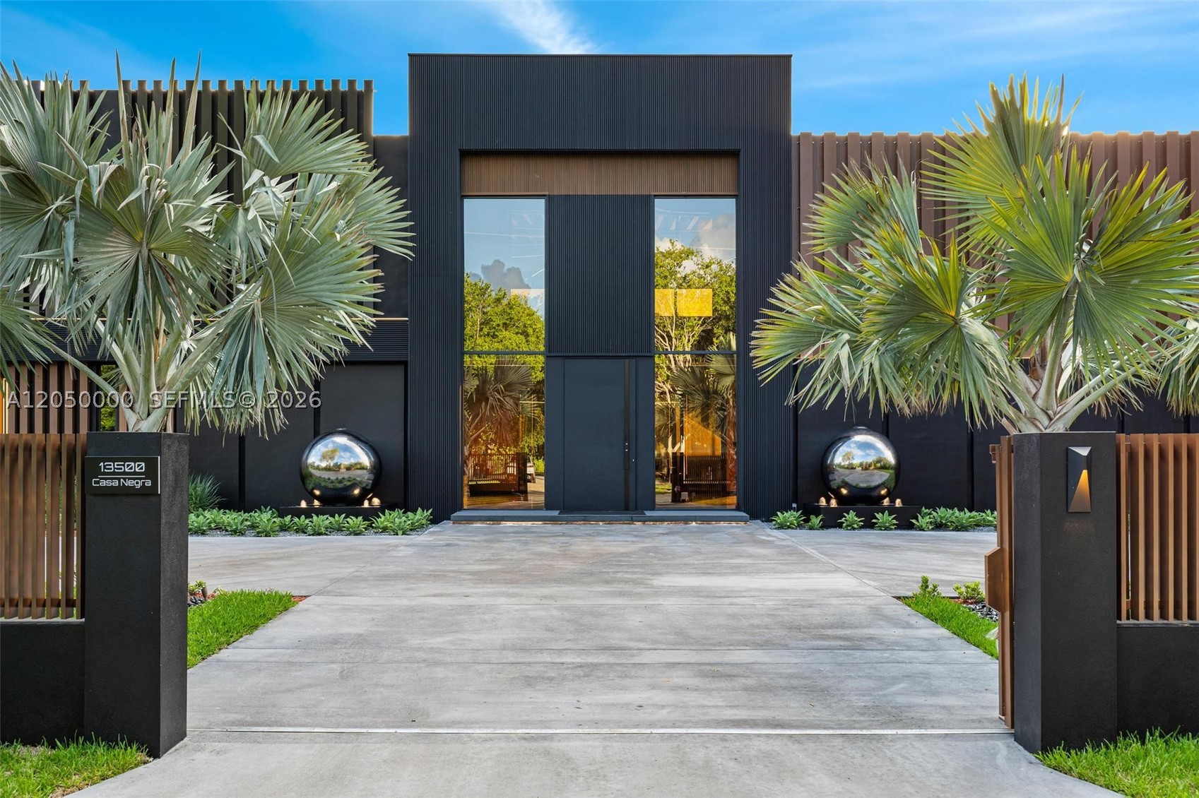 PINECREST - Residential