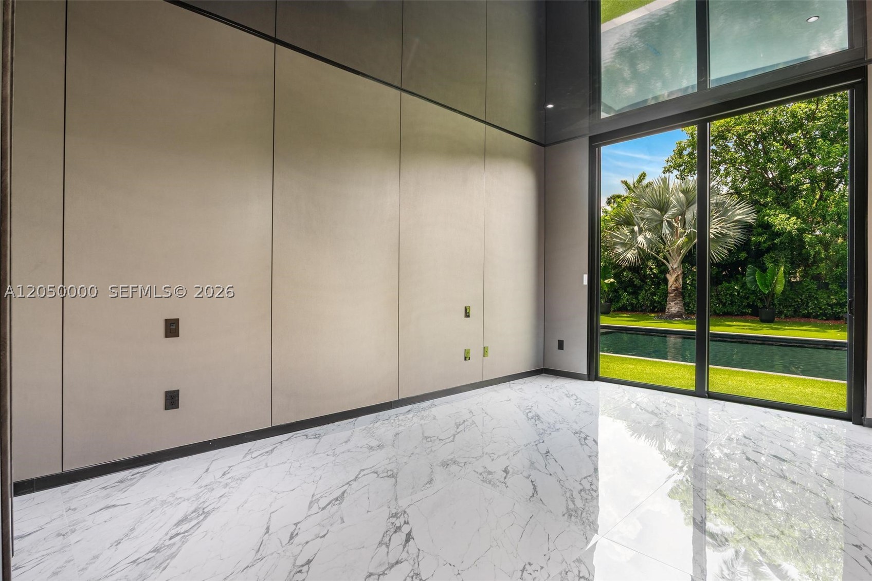 PINECREST - Residential