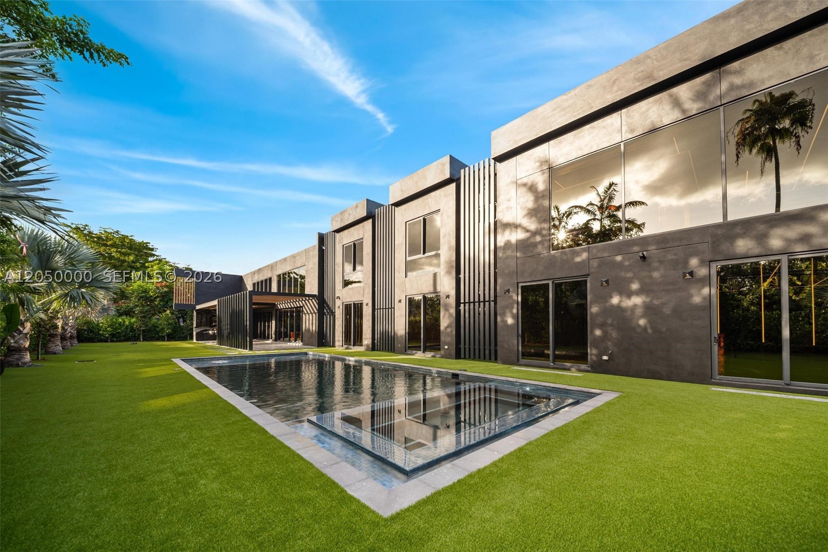 PINECREST - Residential