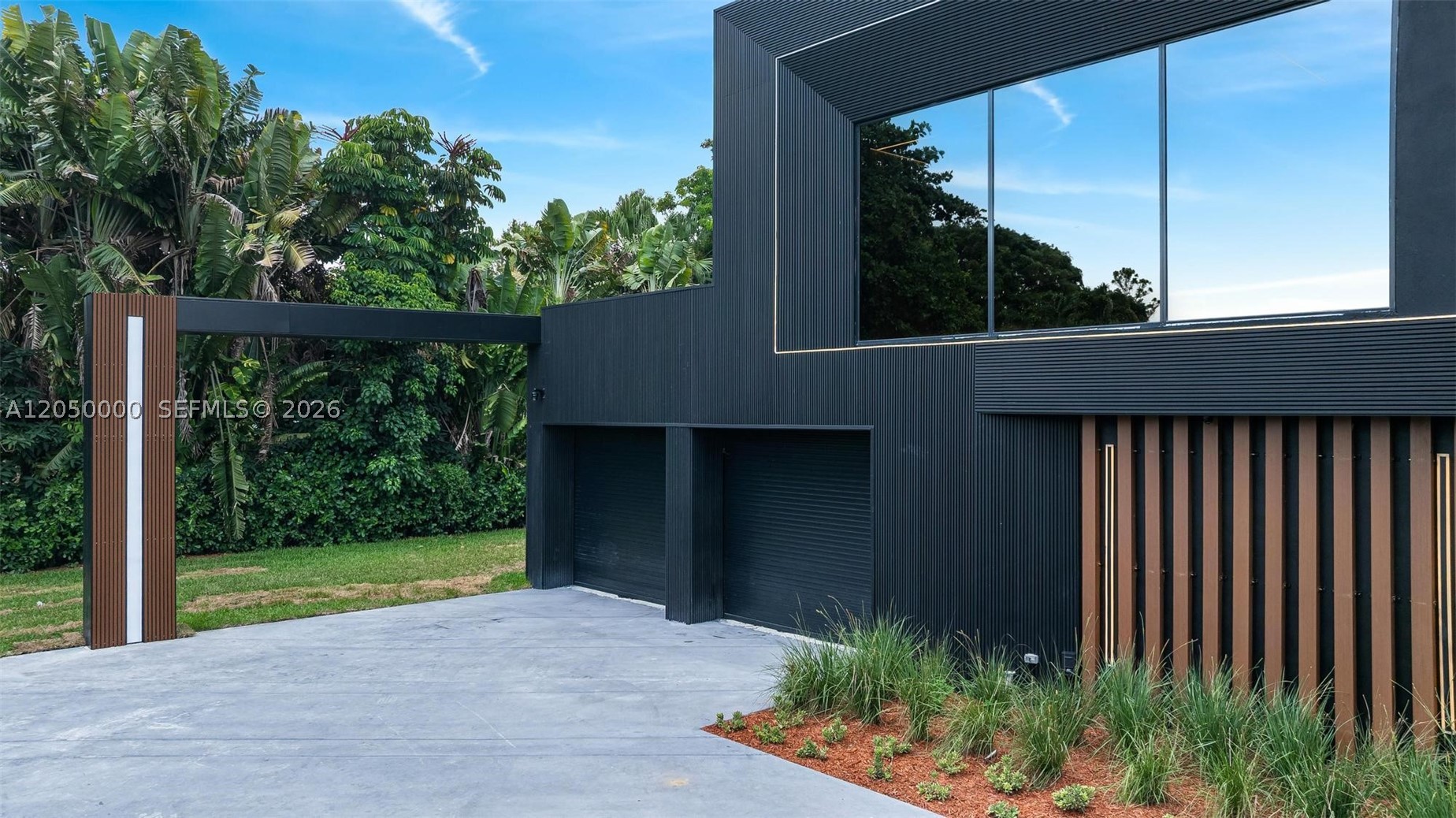 PINECREST - Residential