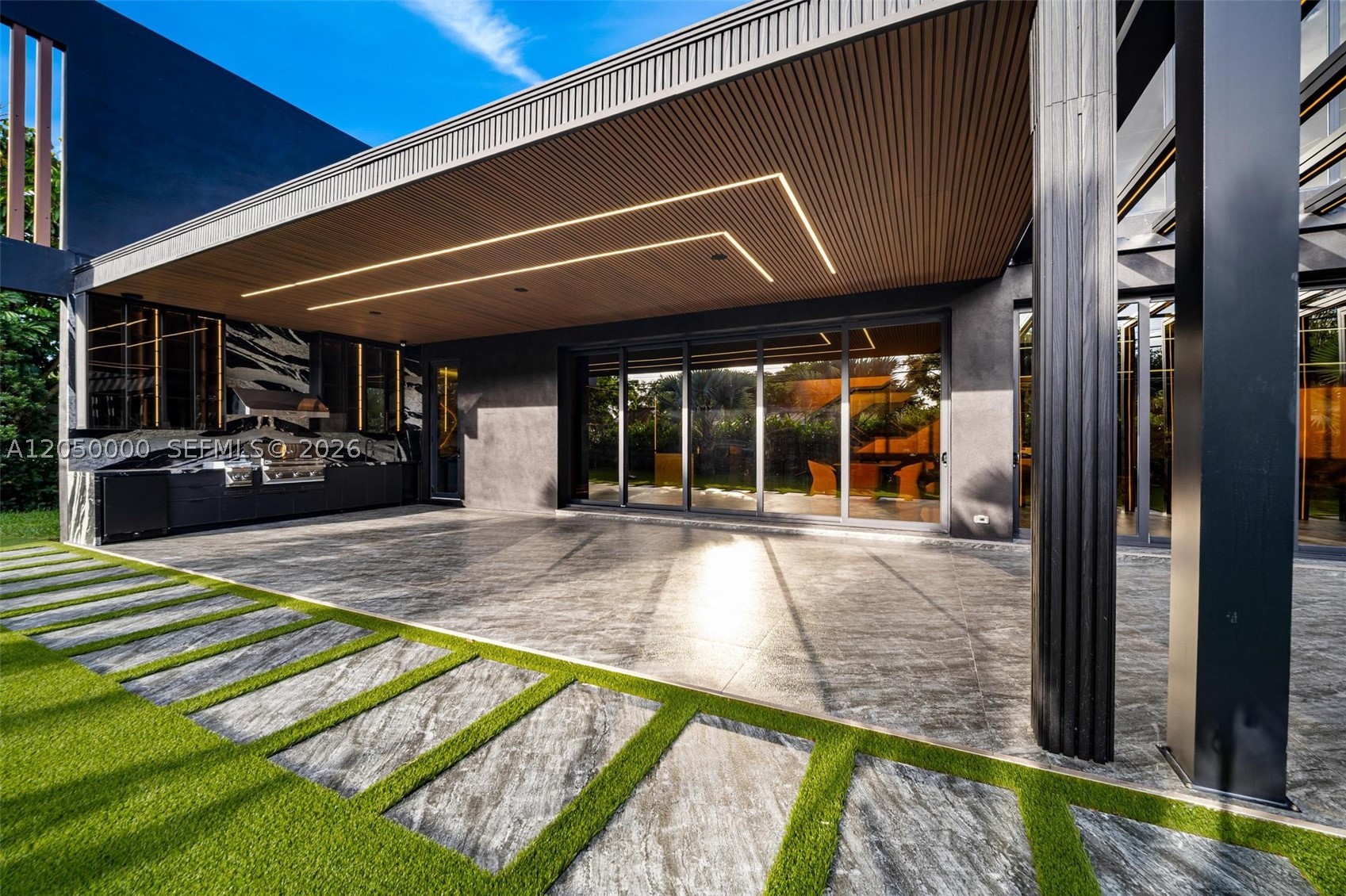 PINECREST - Residential
