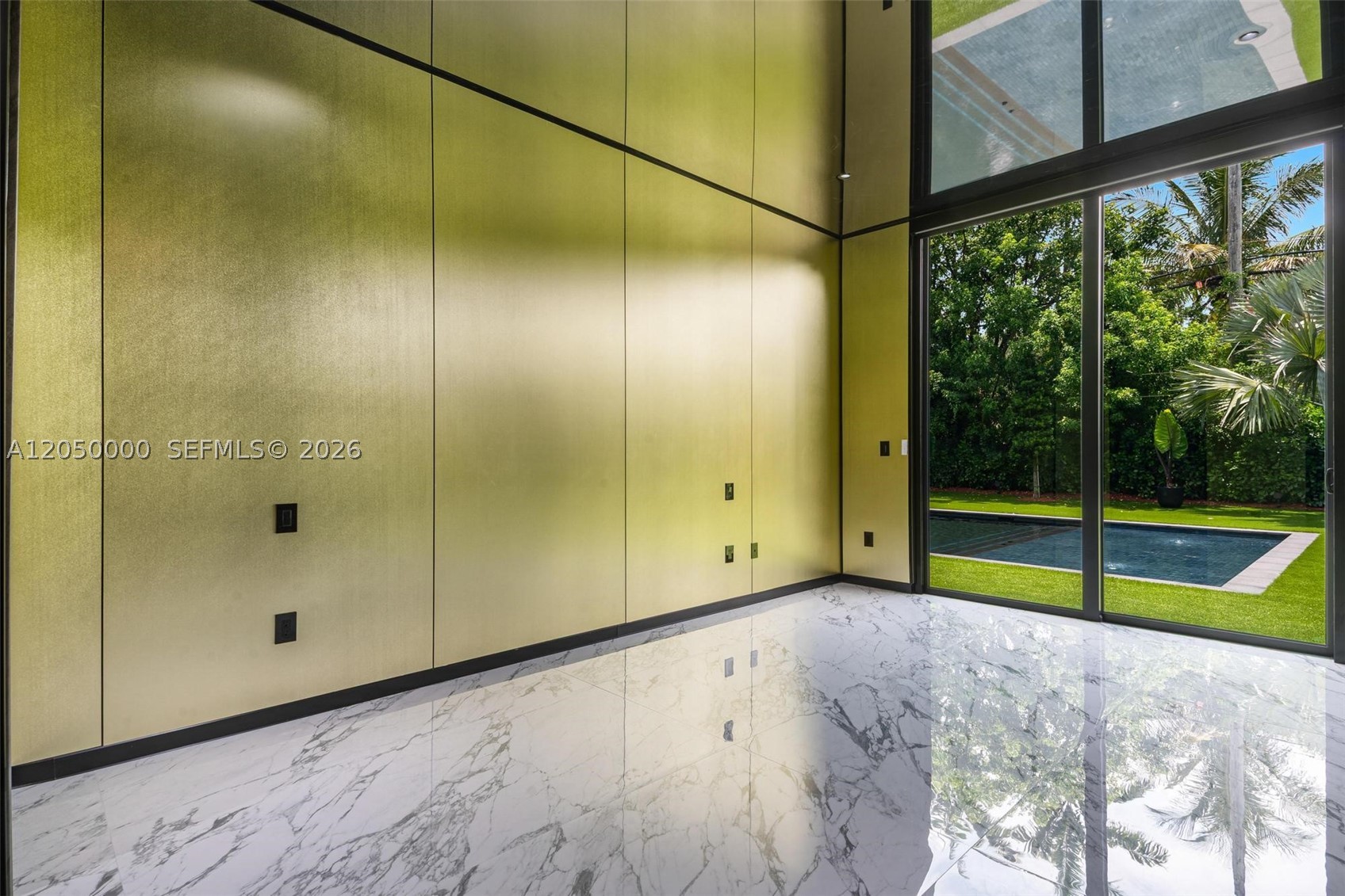 PINECREST - Residential