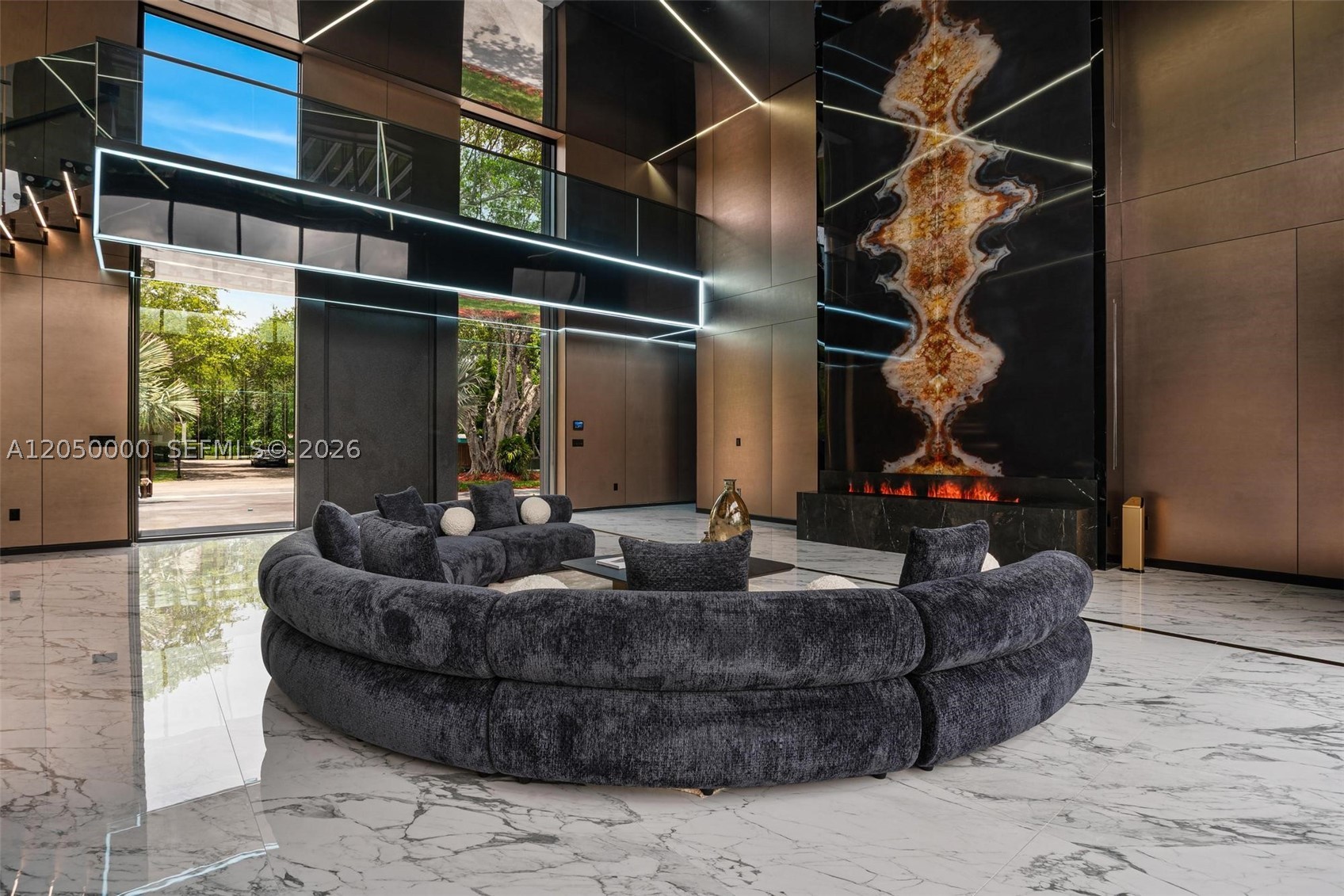 PINECREST - Residential