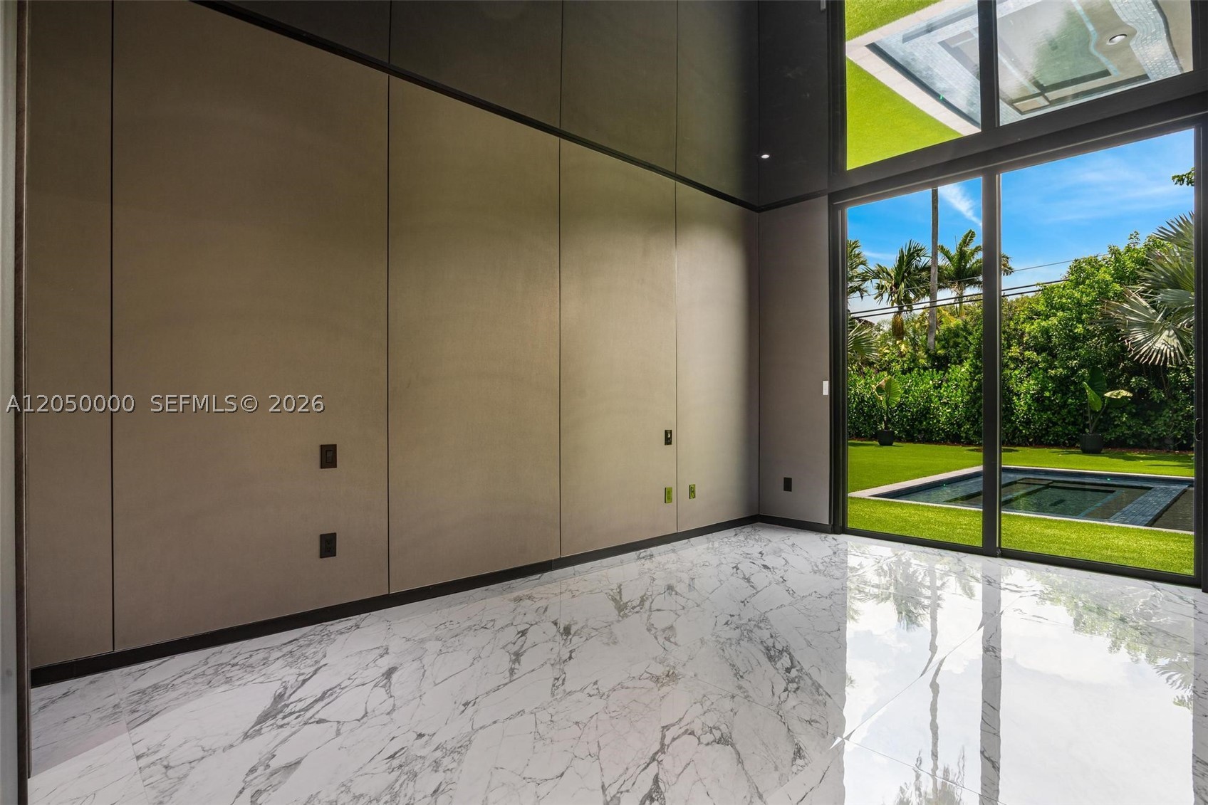 PINECREST - Residential