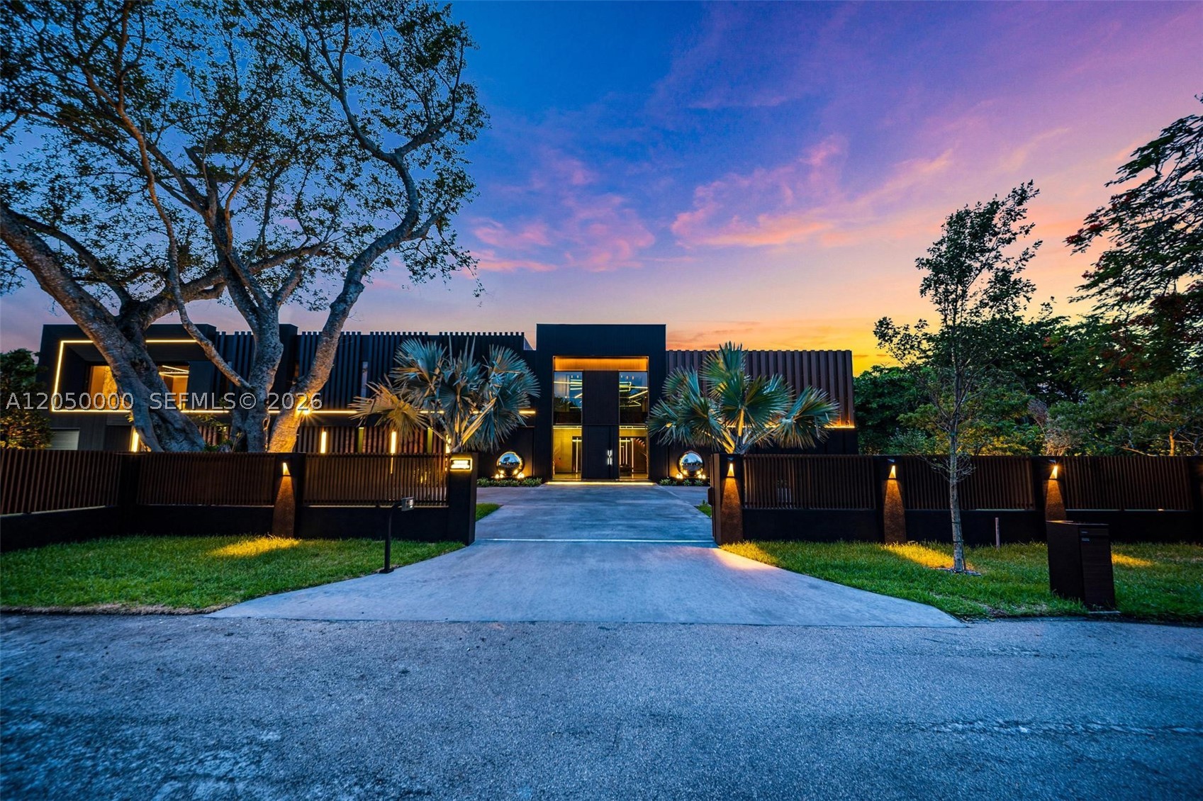PINECREST - Residential