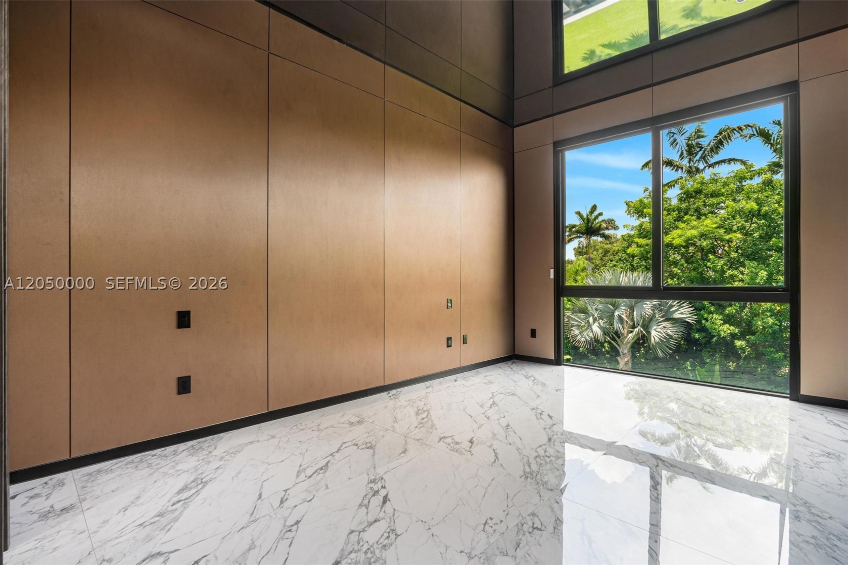 PINECREST - Residential