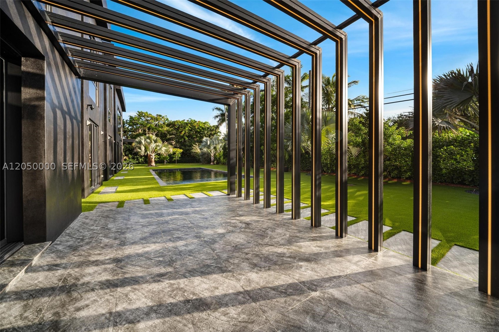 PINECREST - Residential