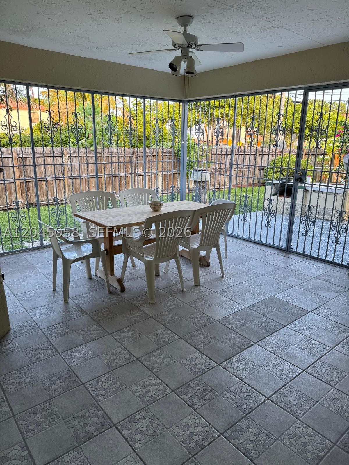 LA PETITE ACADEMY PEMBROK - Residential Lease