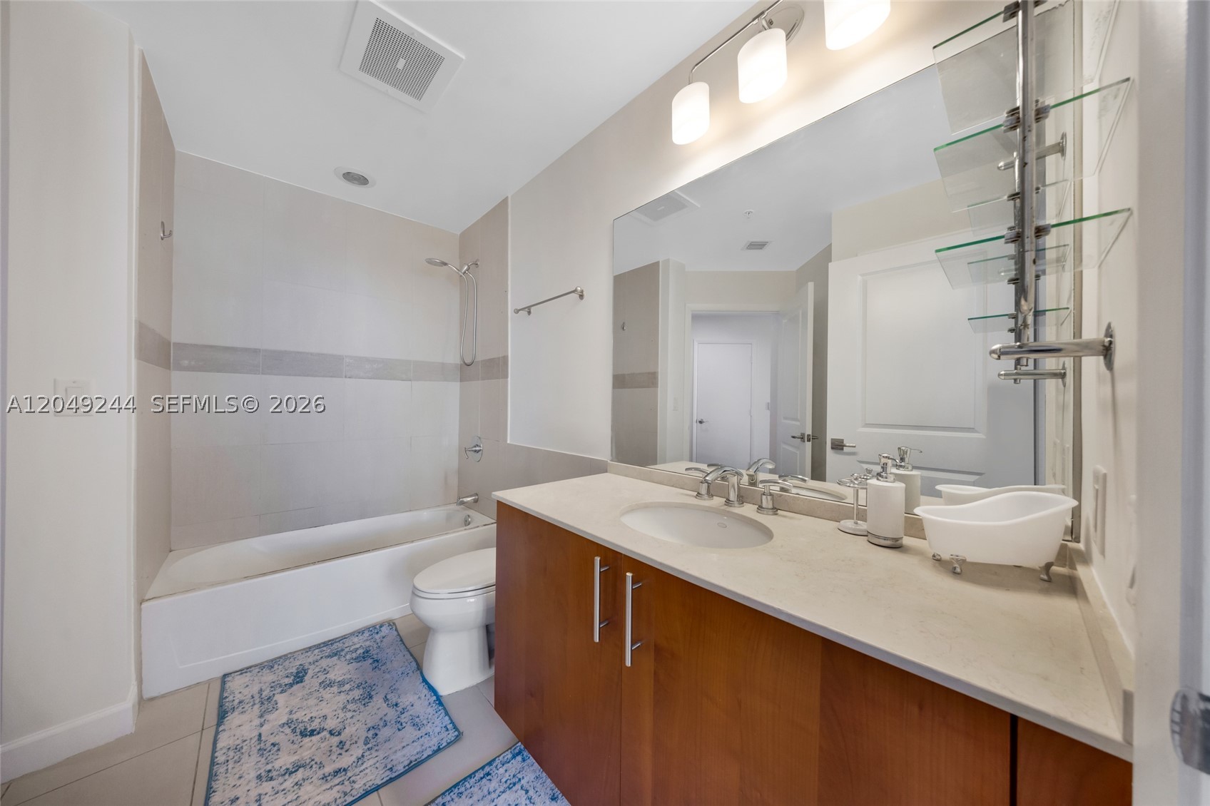 OCEAN MARINE YACHT CLUB C - Residential Lease