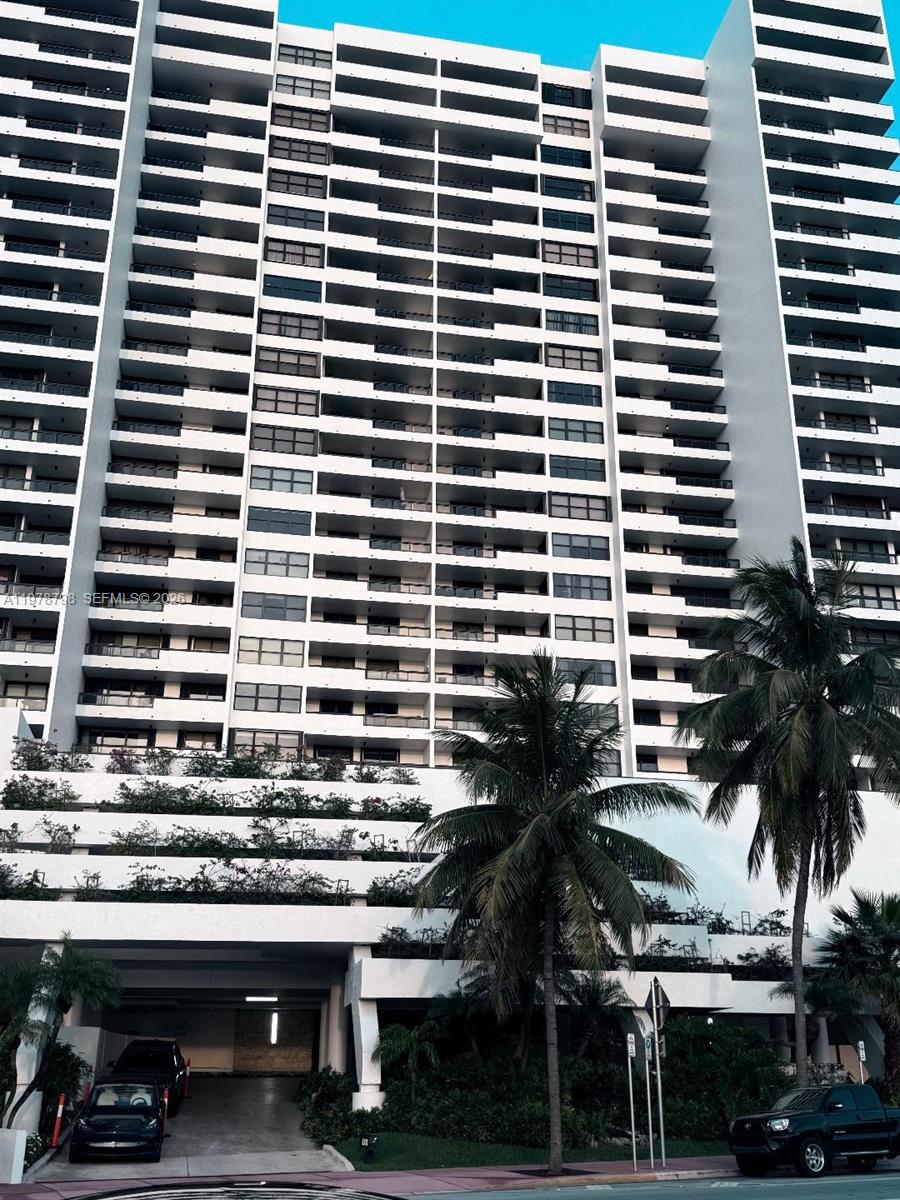 CLUB ATLANTIS CONDO - Residential