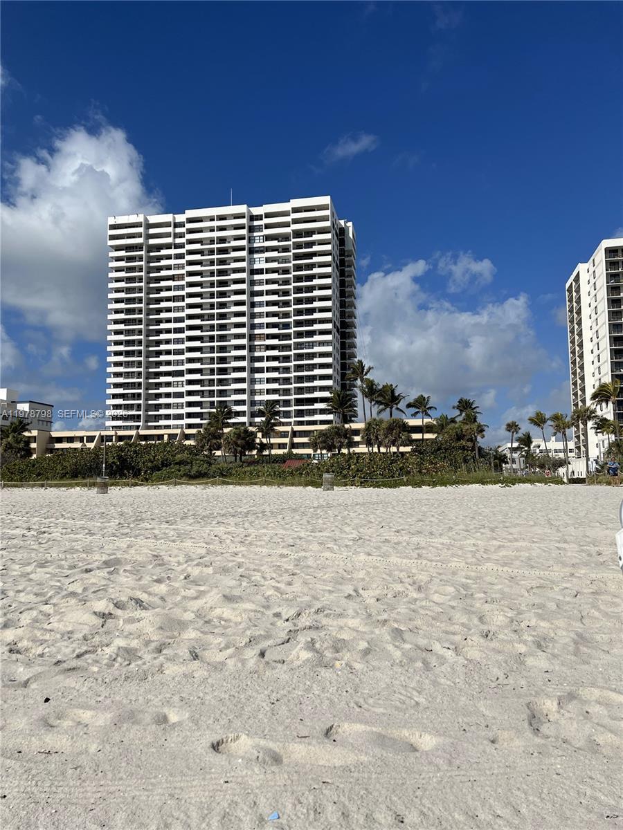 CLUB ATLANTIS CONDO - Residential