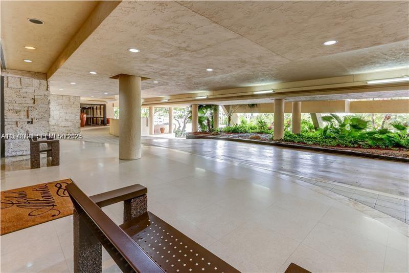 CLUB ATLANTIS CONDO - Residential