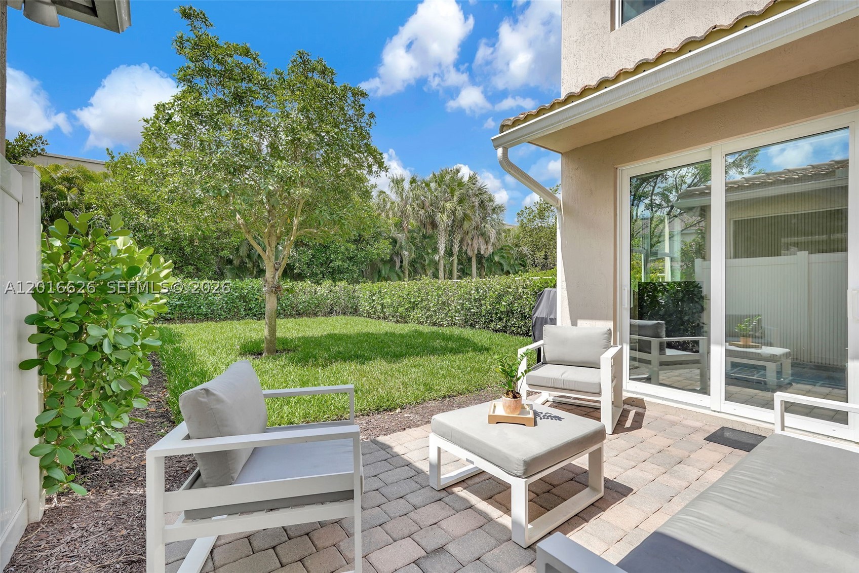 HILLCREST COUNTRY CLUB SO - Residential