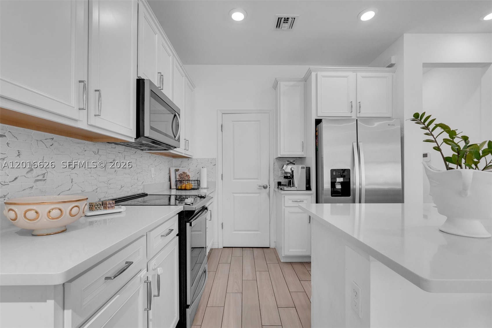 HILLCREST COUNTRY CLUB SO - Residential
