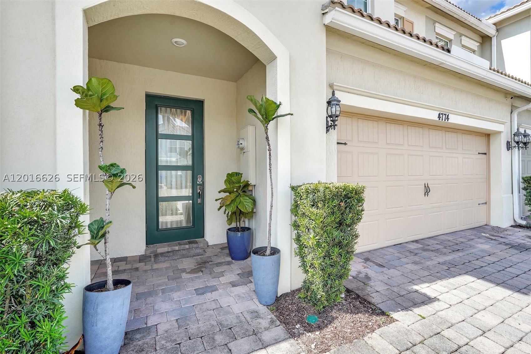 HILLCREST COUNTRY CLUB SO - Residential