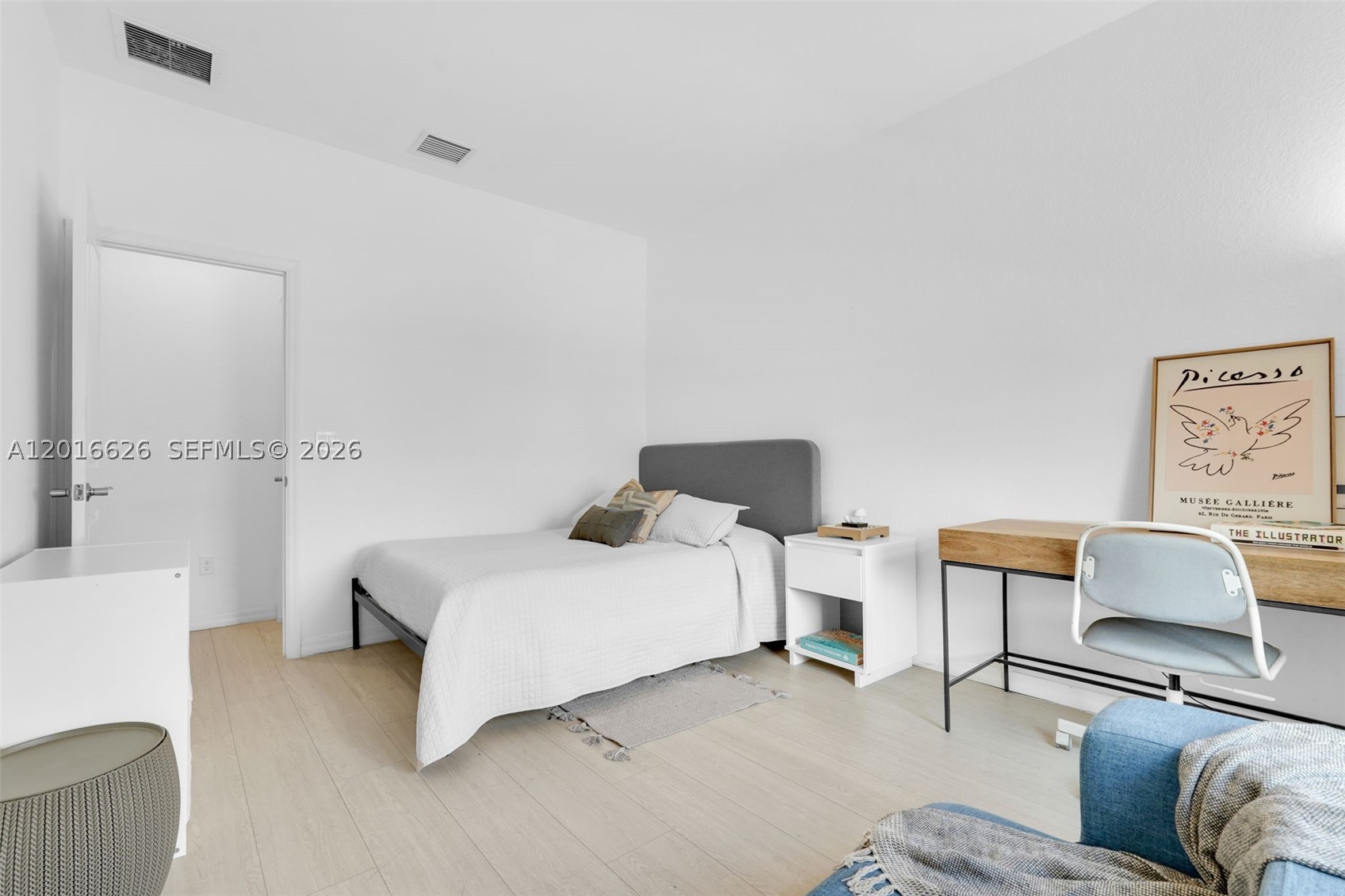 HILLCREST COUNTRY CLUB SO - Residential