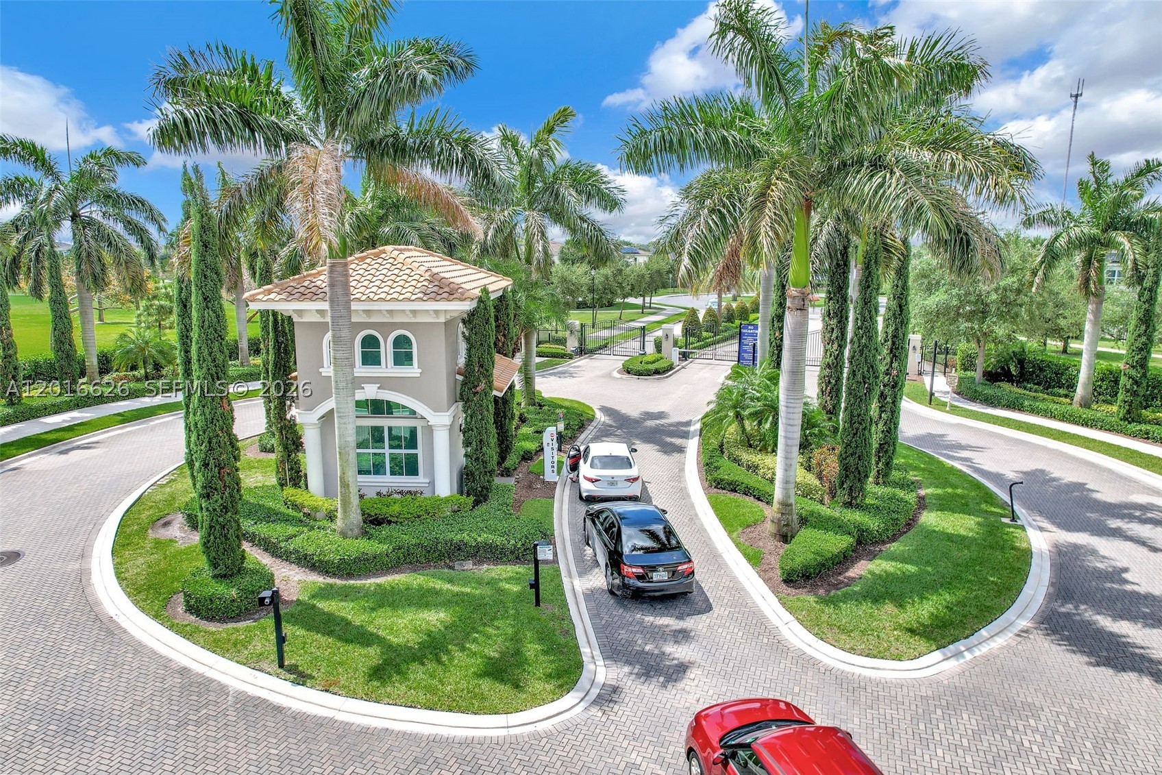 HILLCREST COUNTRY CLUB SO - Residential