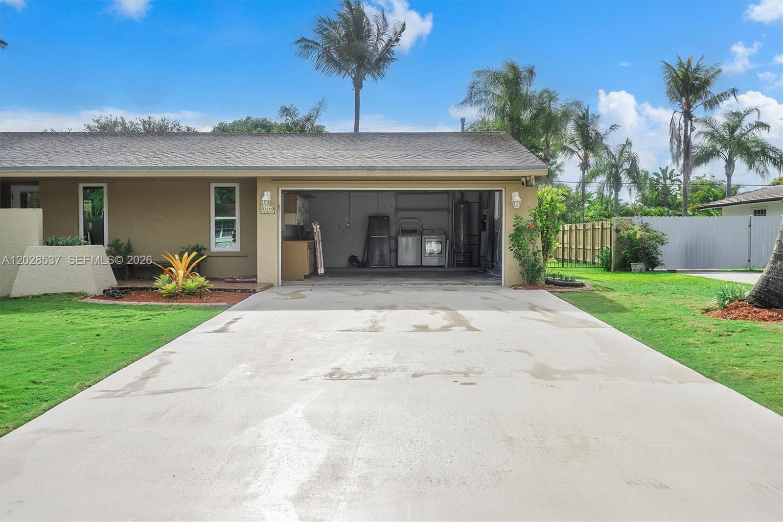 CARIBBEAN ESTATES - Residential Lease
