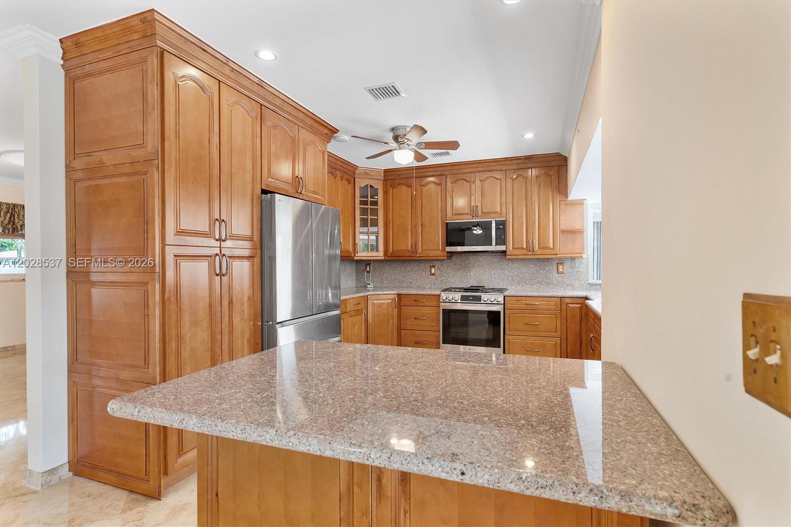CARIBBEAN ESTATES - Residential Lease