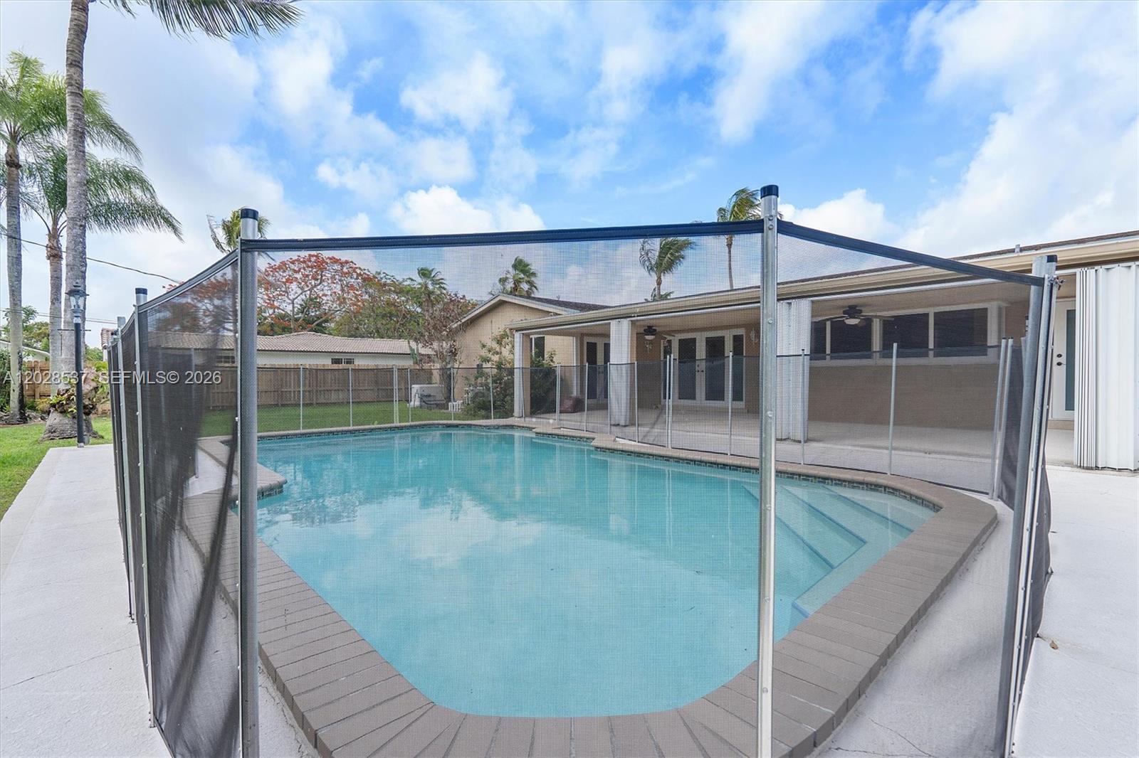 CARIBBEAN ESTATES - Residential Lease