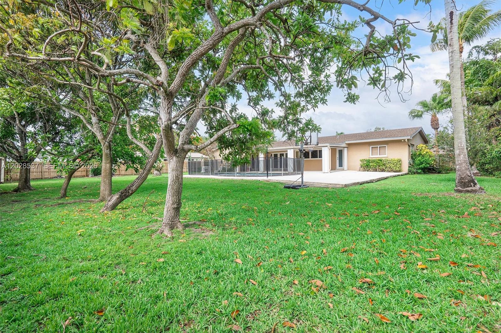 CARIBBEAN ESTATES - Residential Lease