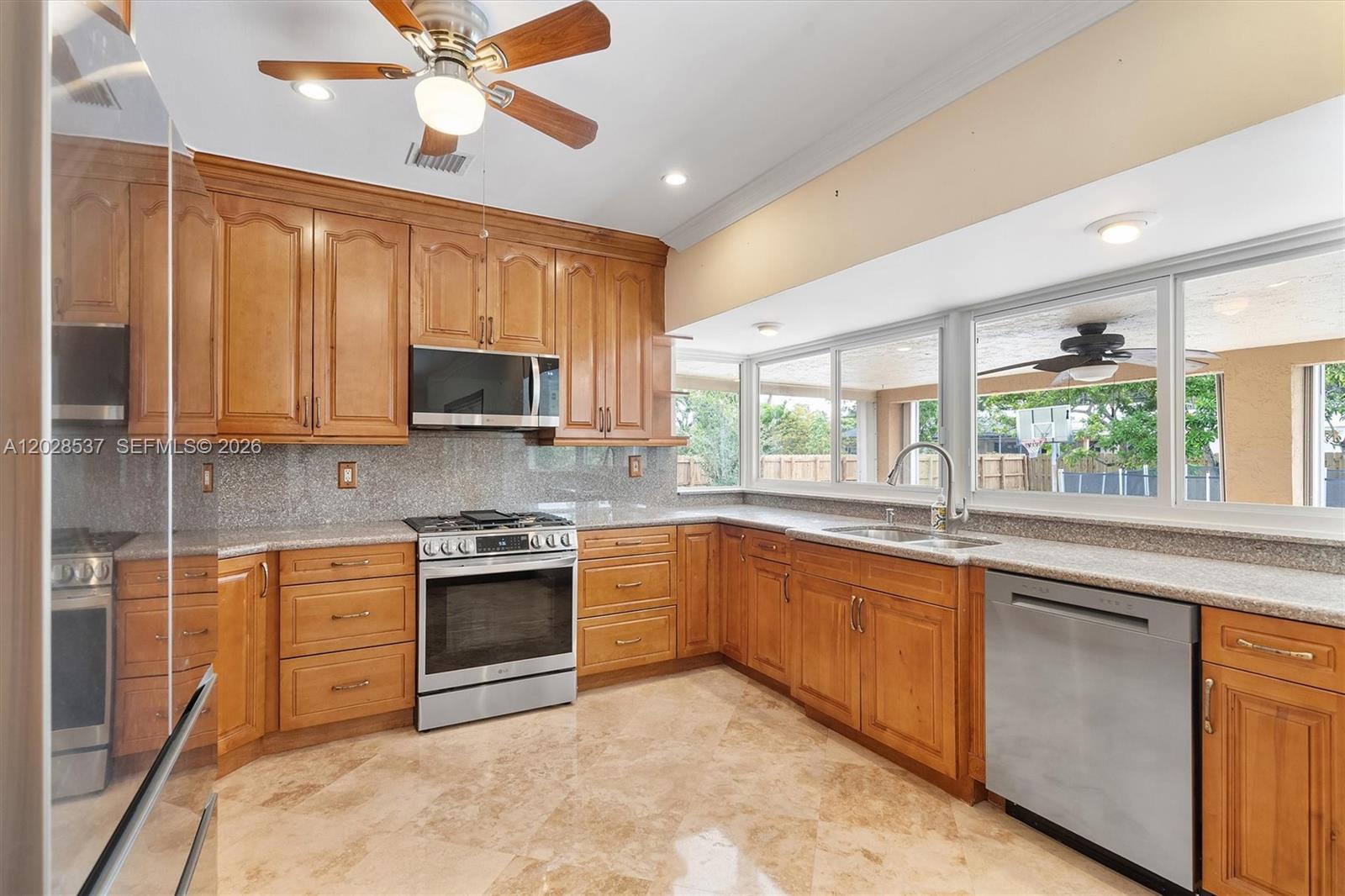 CARIBBEAN ESTATES - Residential Lease