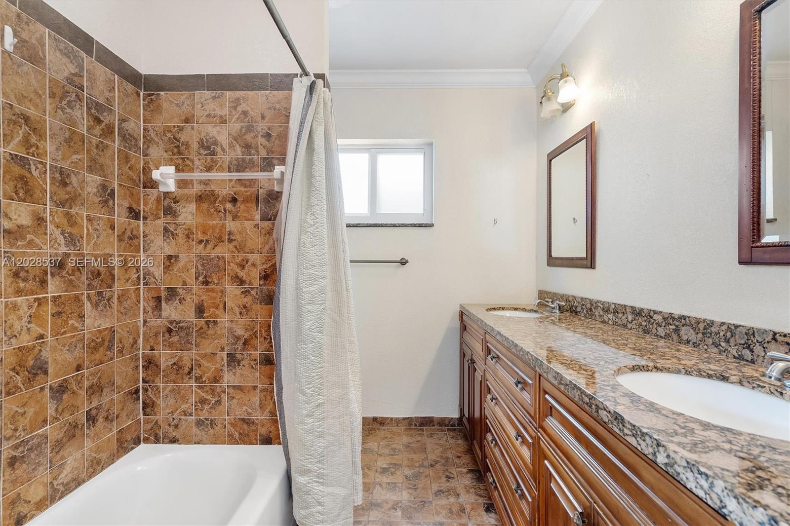 CARIBBEAN ESTATES - Residential Lease