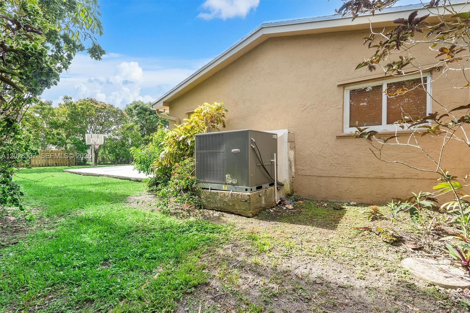 CARIBBEAN ESTATES - Residential Lease